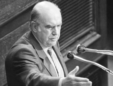 Ο Α.Τσίπρας θυμήθηκε τον Ανδρέα Παπανδρέου: «Ο λαός δεν ξεχνά τι σημαίνει δεξιά»